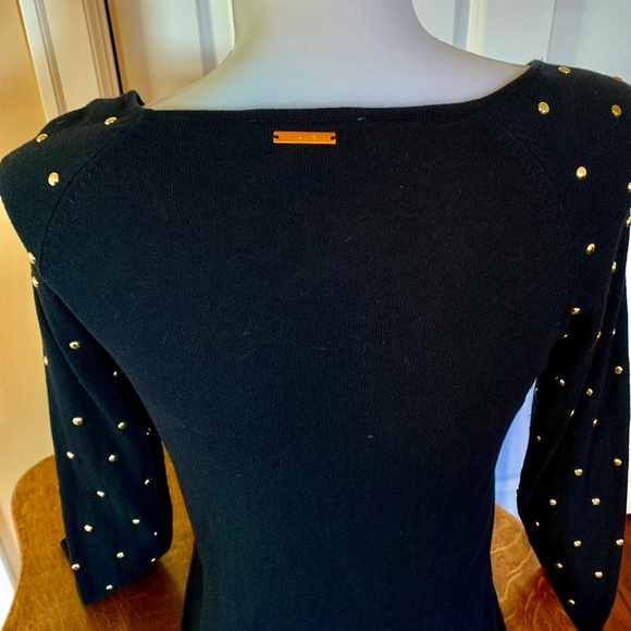 LN MK PULLOVER SWEATER W/GOLD STUDS ON SLEEVES. PERFECT CLOSET STAPLE. - Picture 5 of 10